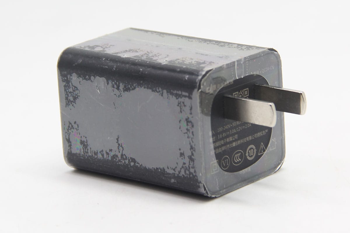 原装大疆 QC充电器 3.6-8V 3A/ 12V 2A 兼容大疆平台充电安卓手机等快充24W 原装大疆 QC充电器 3.6-8V 3A/ 12V 2A 兼容大疆平台充电安卓手机等快充24W