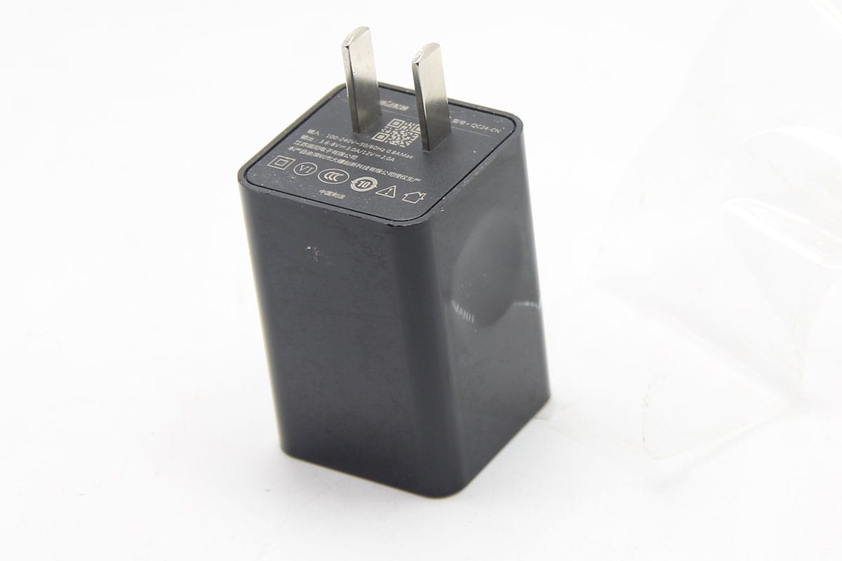 原装大疆 QC充电器 3.6-8V 3A/ 12V 2A 兼容大疆平台充电安卓手机等快充24W 原装大疆 QC充电器 3.6-8V 3A/ 12V 2A 兼容大疆平台充电安卓手机等快充24W