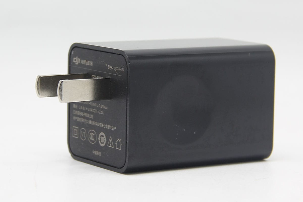 原装大疆 QC充电器 3.6-8V 3A/ 12V 2A 兼容大疆平台充电安卓手机等快充24W 原装大疆 QC充电器 3.6-8V 3A/ 12V 2A 兼容大疆平台充电安卓手机等快充24W