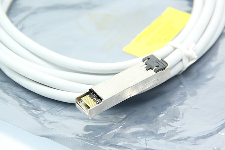 原装进口堆叠线 591-0302 4GB fibre optic r76 3m长服务器线 原装进口堆叠线 591-0302 4GB fibre optic r76 3m长服务器线
