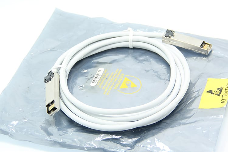 原装进口堆叠线 591-0302 4GB fibre optic r76 3m长服务器线 原装进口堆叠线 591-0302 4GB fibre optic r76 3m长服务器线