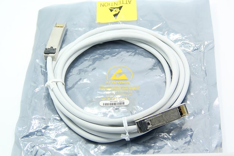 原装进口堆叠线 591-0302 4GB fibre optic r76 3m长服务器线 原装进口堆叠线 591-0302 4GB fibre optic r76 3m长服务器线