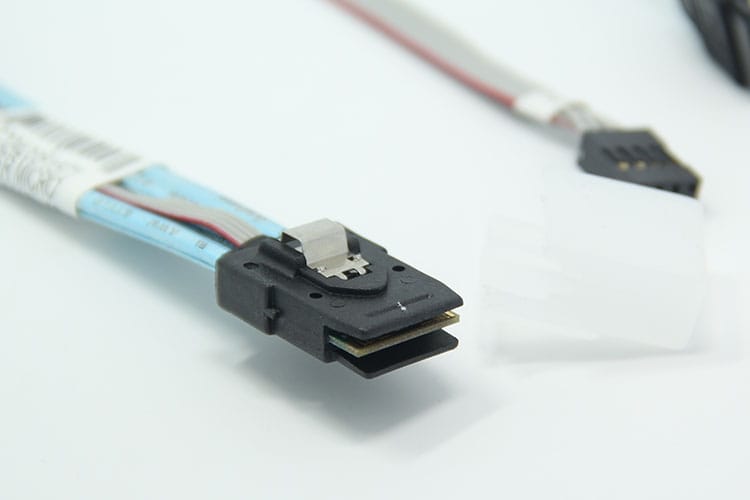 原装mini SAS to 4*SATA mini sas 1转4SATA CBL-0097L-02 原装mini SAS to 4*SATA mini sas 1转4SATA CBL-0097L-02