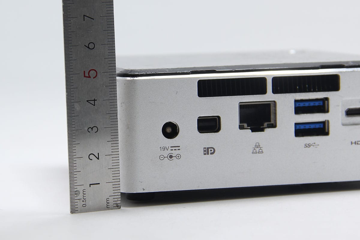 原装NUC 技嘉 电脑小主机 i3 i5 i7 低功耗小电脑办公娱乐影音小PC