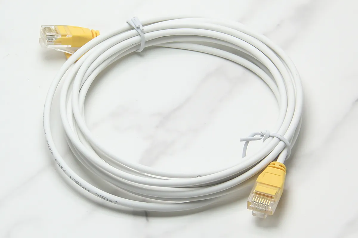 安费诺工业级超细Cat6万兆网线3米 28AWG极细机身 10Gbps高速传输