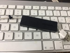 微软第一代无线投影器 拆解 换线教程