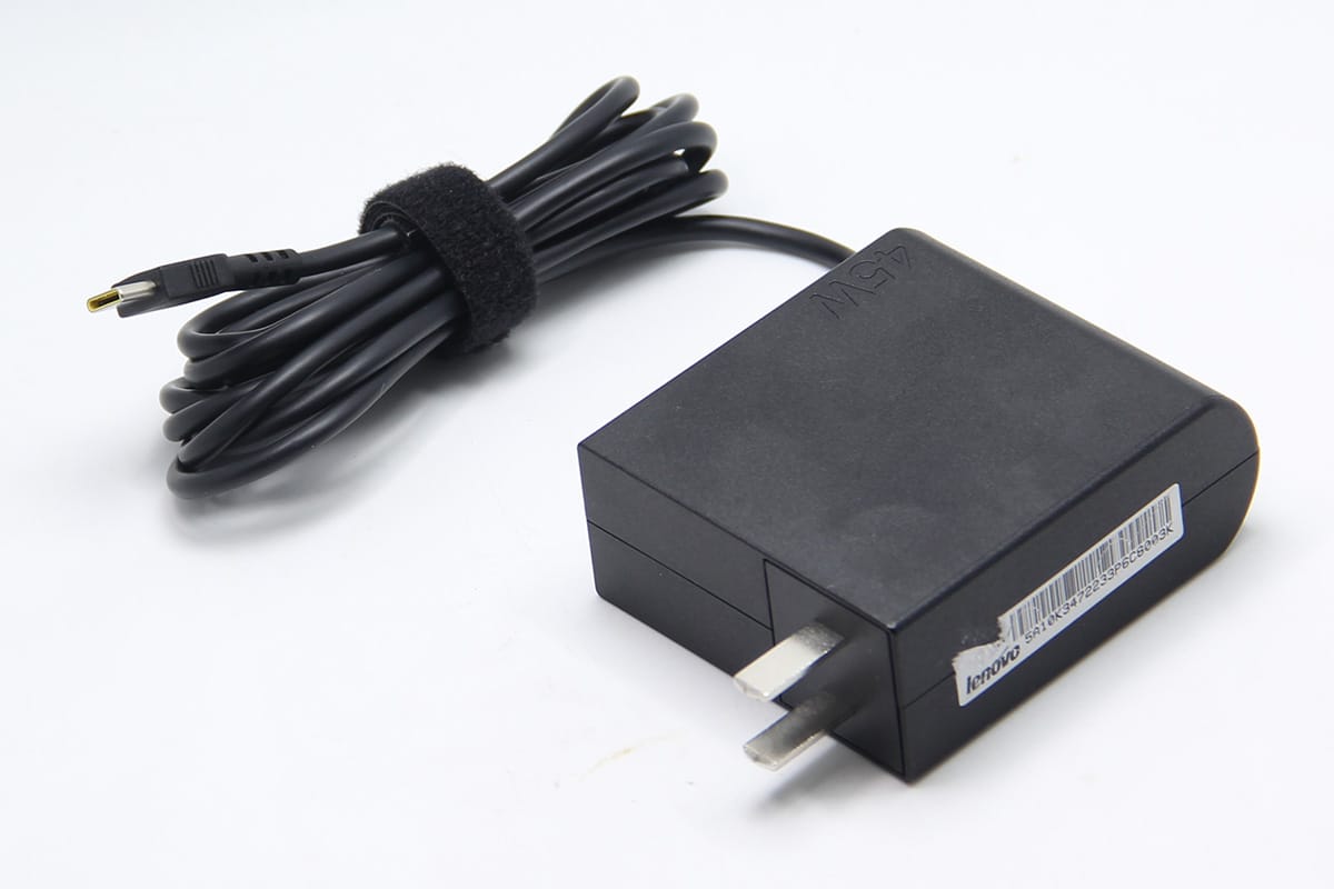 联想thinkpad电脑便携式USB-C电源充电器45W PD2.0多电压输出供电 联想thinkpad电脑便携式USB-C电源充电器45W PD2.0多电压输出供电