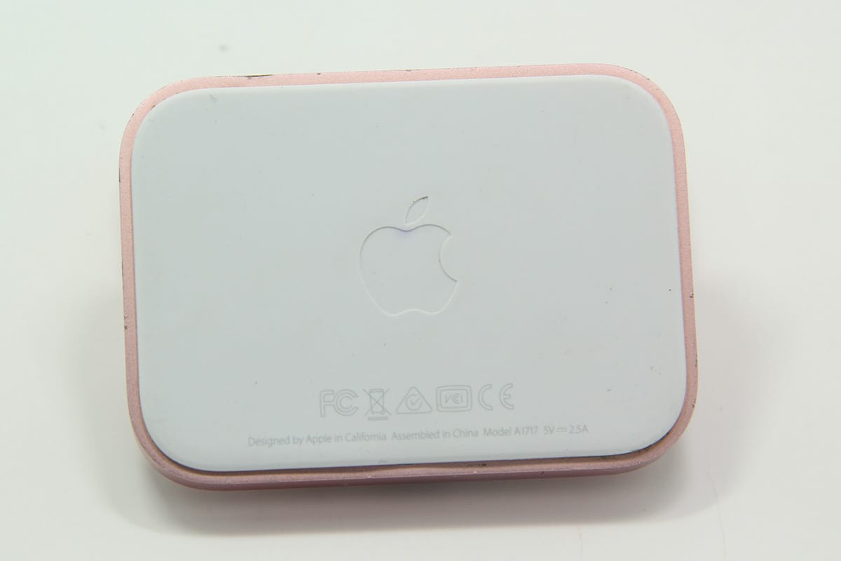 苹果iphone手机 5代 6代 7代手机充电数据底座 播放音频手机外接音箱防滑底胶 A1717 5V 2.5A 苹果iphone手机 5代 6代 7代手机充电数据底座 播放音频手机外接音箱防滑底胶 A1717 5V 2.5A