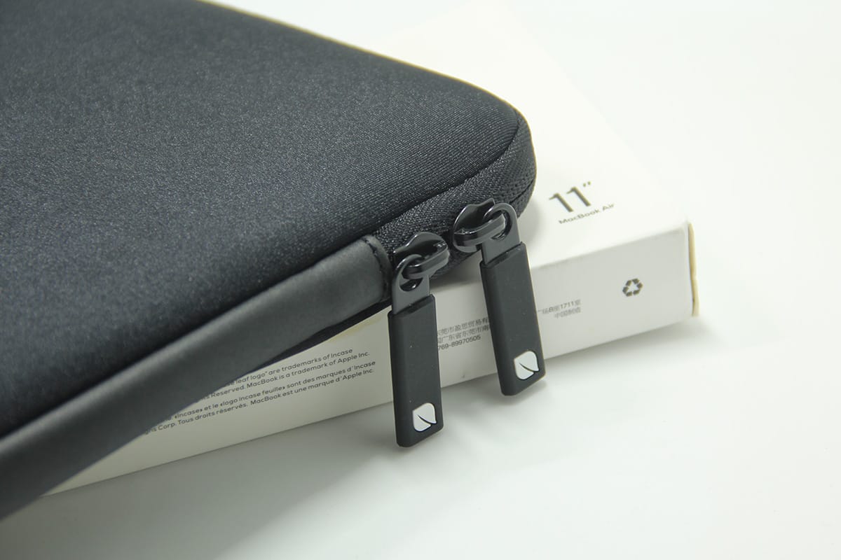 Incase macbook air pro reatina 11寸 12寸 13寸 15寸笔记本电脑包 内胆包 neoprene classic sleeve Incase macbook air pro reatina 11寸 12寸 13寸 15寸笔记本电脑包 内胆包 neoprene classic sleeve