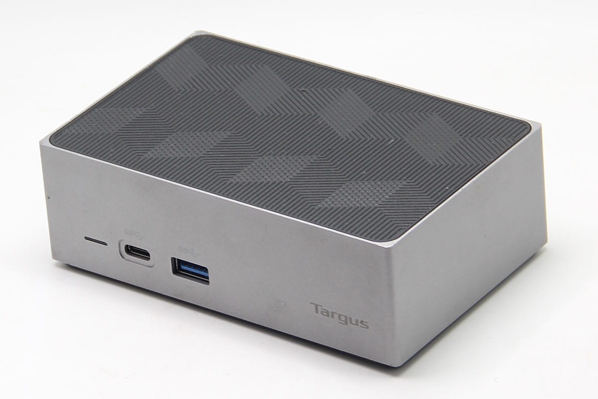 Thunderbolt™ 3 DV4K DOCK220 Docking Station with Power (Space Grey)兼容雷电3和全功能C扩展坞双4k 60hz 60瓦PD供电USBgen2 10G 网卡声卡