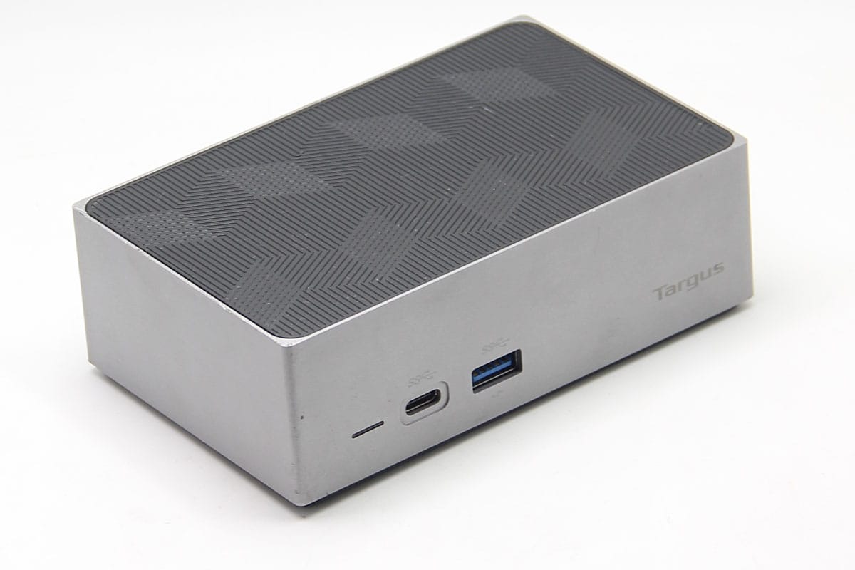 Thunderbolt™ 3 DV4K DOCK220 Docking Station with Power (Space Grey)兼容雷电3和全功能C扩展坞双4k 60hz 60瓦PD供电USBgen2 10G 网卡声卡