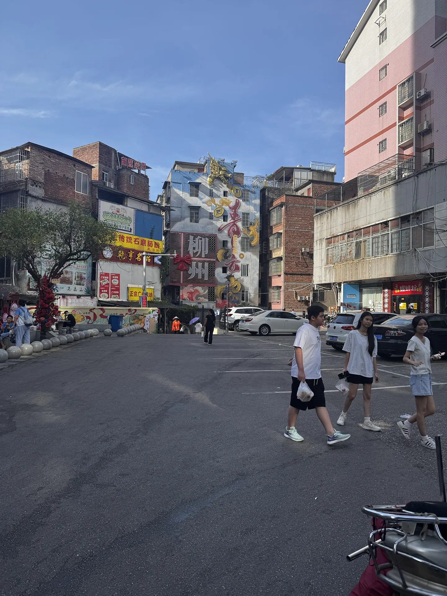 告别桂林山水，一头扎进柳州烟火与工业浪漫，沦陷柳州！嗦粉 + 工业博物馆打卡