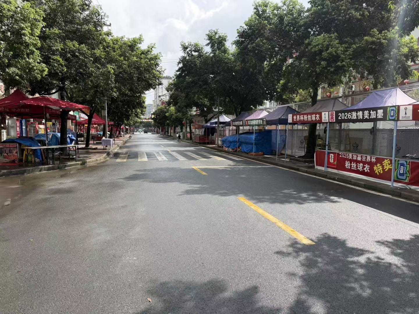 贵州榕江村超-途径这里正好驻足休息，早上起来吃完早餐-顺路来看看村超场地